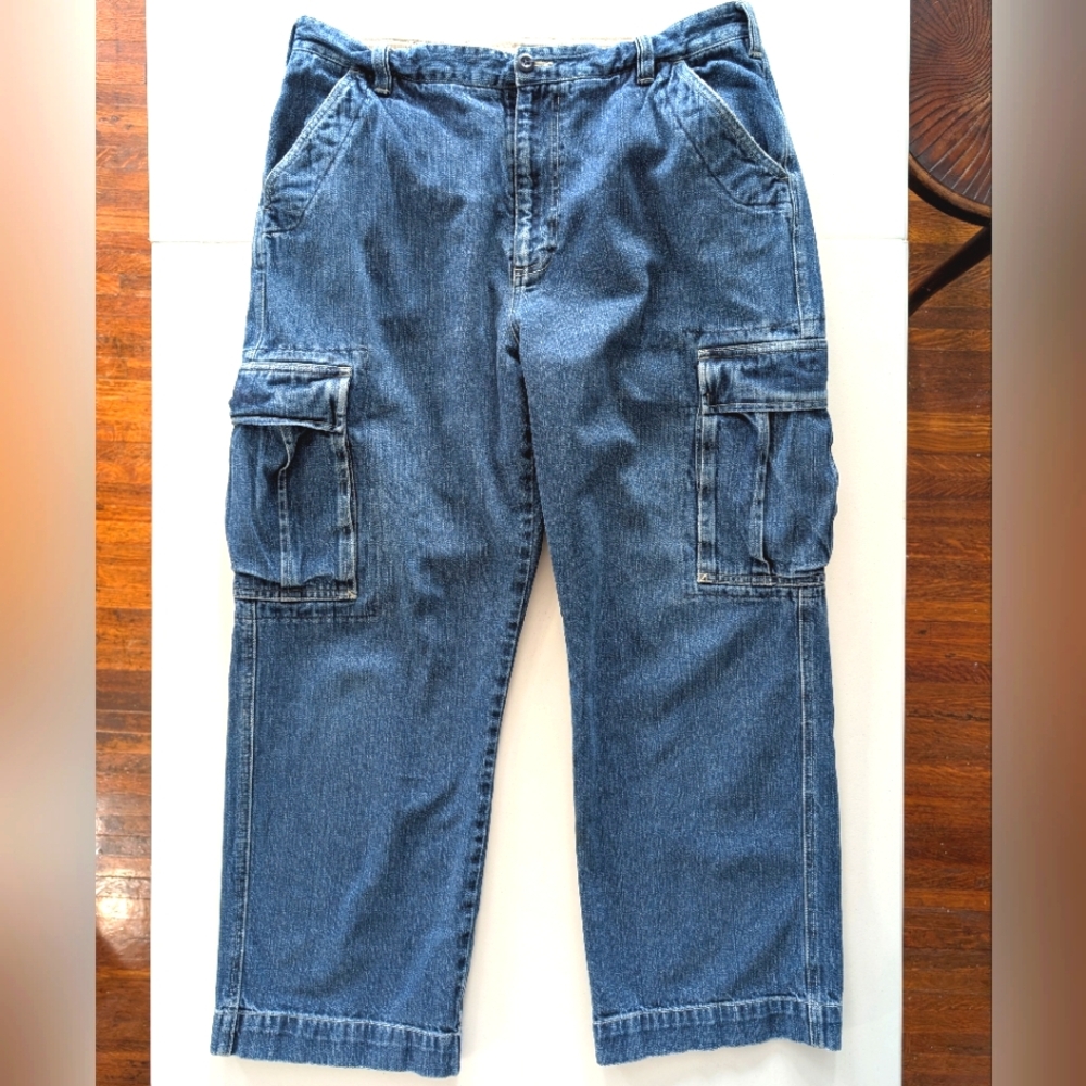 Vintage Men's Oshkosh B'gosh distressed carpenter jeans. 36x30.